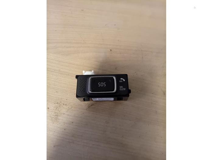 Używane Przycisk SOS Renault Captur II (RJB) 1.0 TCe 90 12V Cena na żądanie oferowane przez Autohandel-Smet Gebroeders NV