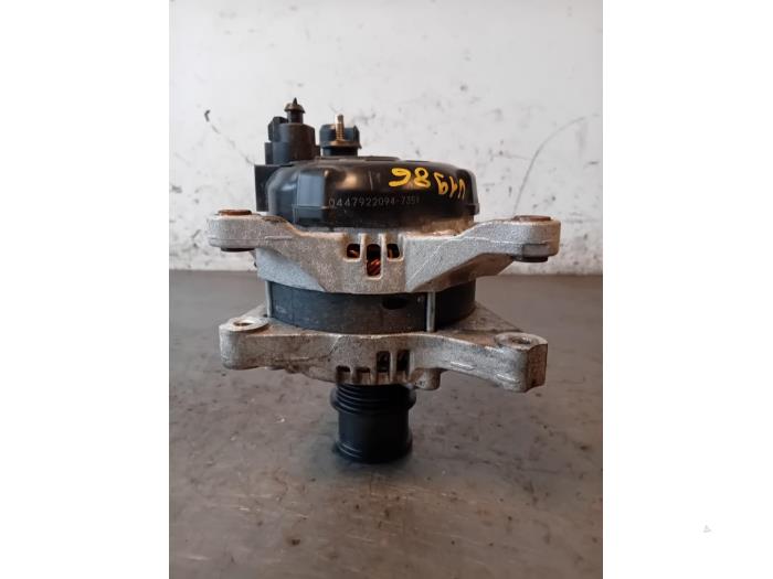 Gebrauchte Dynamo Ford Puma 1.0 Ti-VCT EcoBoost 12V Preis auf Anfrage angeboten von Autohandel-Smet Gebroeders NV