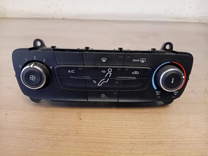 Usagé Commande chauffage Ford Focus 3 1.0 Ti-VCT EcoBoost 12V 125 Prix sur demande proposé par Autohandel-Smet Gebroeders NV