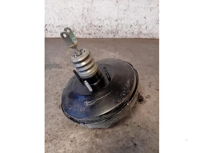 Usados Servofreno Toyota Yaris III (P13) 1.5 16V Dual VVT-iE Precio de solicitud ofrecido por Autohandel-Smet Gebroeders NV