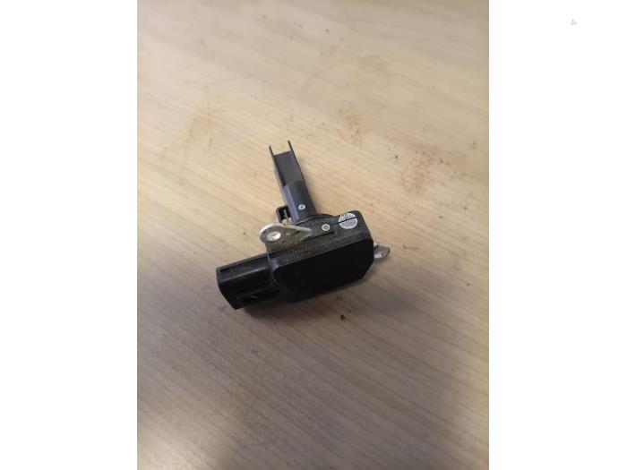Begagnade Luftflödesmätare Toyota Yaris III (P13) 1.5 16V Dual VVT-iE Pris på förfrågan erbjuds av Autohandel-Smet Gebroeders NV
