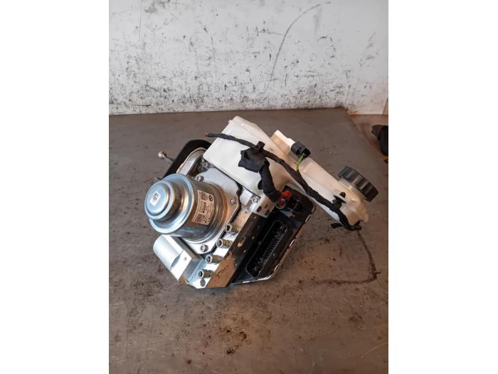 Usagé Bloc ABS BMW X5 (G05) xDrive 45 e iPerformance 3.0 24V Prix sur demande proposé par Autohandel-Smet Gebroeders NV