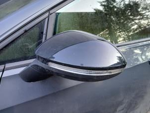 Używane Lusterko zewnetrzne lewe Volkswagen Golf VIII (CD1) 2.0 TDI BlueMotion 16V Cena na żądanie oferowane przez Autohandel-Smet Gebroeders NV