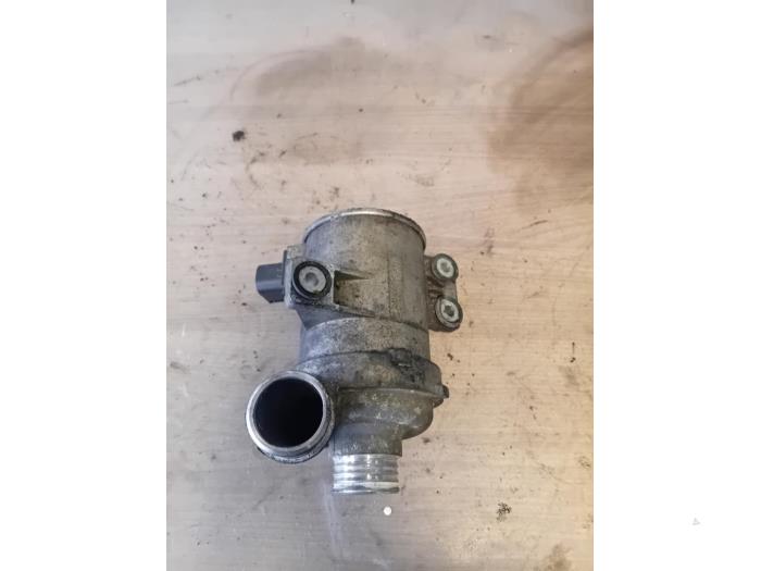 Begagnade Vattenpump BMW 3-Serie Pris på förfrågan erbjuds av Autohandel-Smet Gebroeders NV