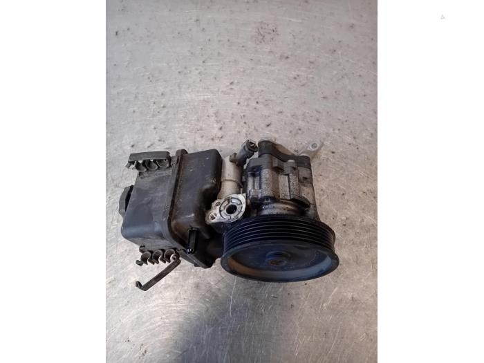 Usagé Pompe de direction Mercedes E (W212) E-200 CDI 16V BlueEfficiency,BlueTEC Prix sur demande proposé par Autohandel-Smet Gebroeders NV
