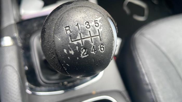 Gebrauchte Getriebe Ssang Yong Korando 2.0 e-XDi 16V 4x2 Preis auf Anfrage angeboten von Autohandel-Smet Gebroeders NV