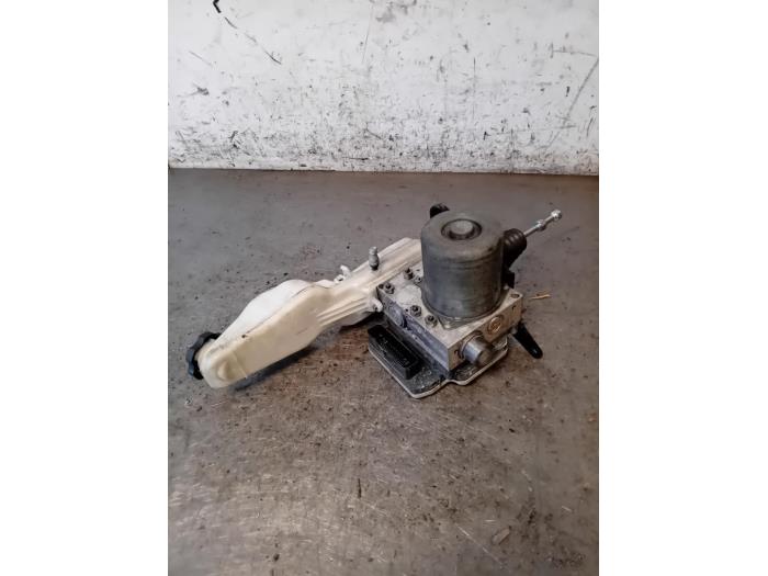 Usagé Bloc ABS Opel Astra K Sports Tourer 1.5 CDTi 105 12V Prix sur demande proposé par Autohandel-Smet Gebroeders NV