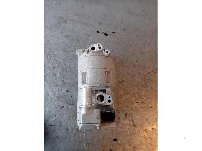 Usagé Compresseur de clim BMW X5 (G05) xDrive 45 e iPerformance 3.0 24V Prix sur demande proposé par Autohandel-Smet Gebroeders NV