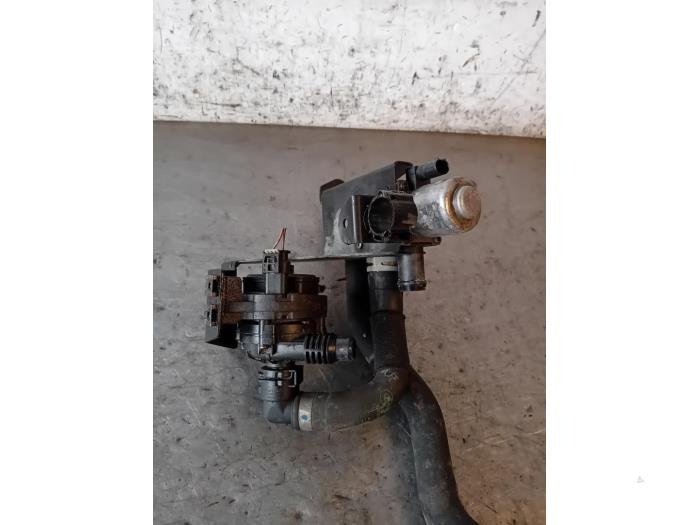 Begagnade Extra vattenpump BMW X5 (G05) xDrive 45 e iPerformance 3.0 24V Pris på förfrågan erbjuds av Autohandel-Smet Gebroeders NV