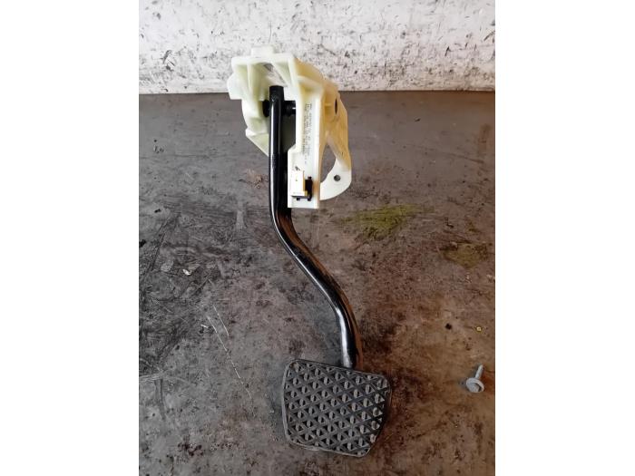 Begagnade Bromspedal BMW 3 serie Touring (F31) 318d 2.0 16V Pris på förfrågan erbjuds av Autohandel-Smet Gebroeders NV