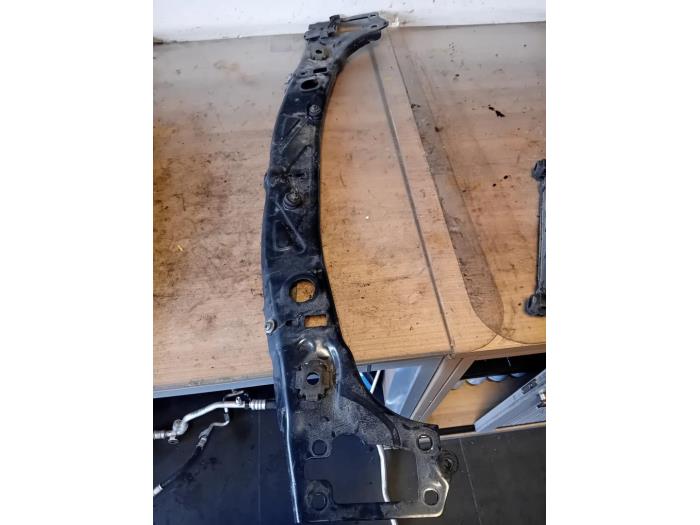 Używane Panel przedni BMW X1 (F48) sDrive 18i 1.5 12V TwinPower Turbo Cena na żądanie oferowane przez Autohandel-Smet Gebroeders NV