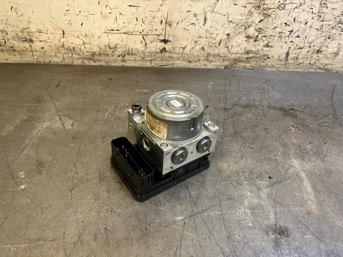 Gebrauchte ABS Pumpe Ford Fiesta 7 1.0 EcoBoost 12V 100 Preis auf Anfrage angeboten von Autohandel-Smet Gebroeders NV
