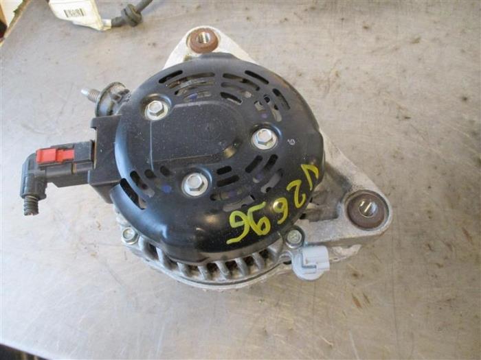 Gebrauchte Dynamo Jeep Renegade (BU) 1.0 GSE T3 12V Preis auf Anfrage angeboten von Autohandel-Smet Gebroeders NV