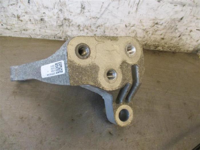 Used Engine mount Jeep Renegade (BU) 1.0 GSE T3 12V Price on request offered by Autohandel-Smet Gebroeders NV