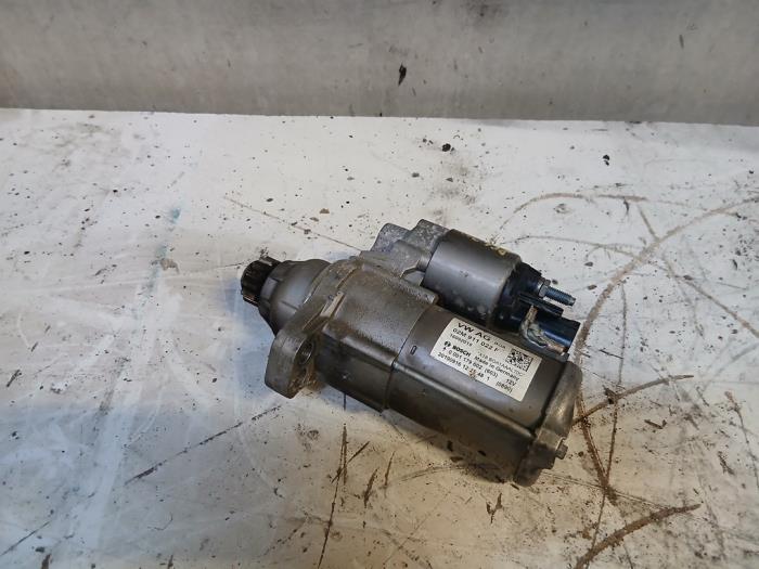 Used Starter Volkswagen Polo VI (AW1) 1.0 MPI 12V Price on request offered by Autohandel-Smet Gebroeders NV