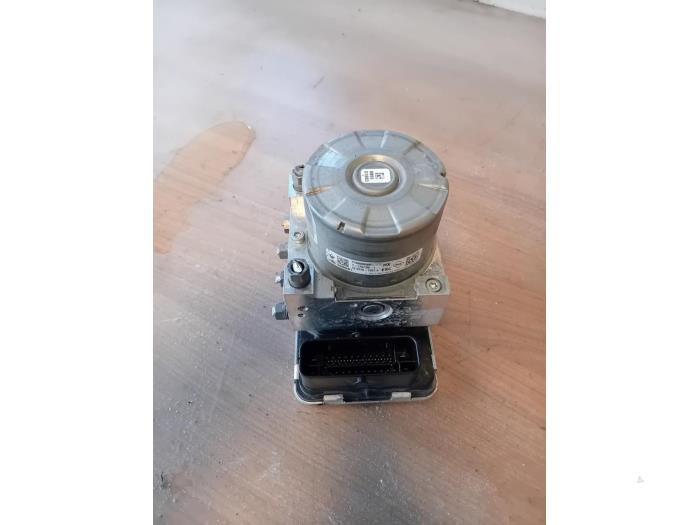 Begagnade ABS-pump Renault Scénic IV (RFAJ) 1.5 Energy dCi 110 Pris på förfrågan erbjuds av Autohandel-Smet Gebroeders NV