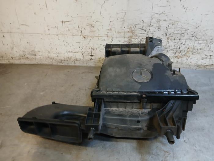 Begagnade Luftfilter Mercedes Sprinter 3,5t (907.6/910.6) 315 CDI 2.0 D RWD Pris på förfrågan erbjuds av Autohandel-Smet Gebroeders NV