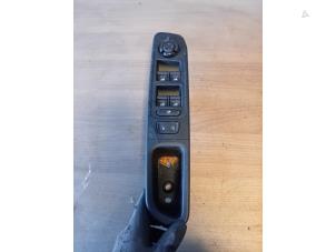 Usados Interruptor combinado de ventanillas Jeep Renegade (BU) 1.0 GSE T3 12V Precio de solicitud ofrecido por Autohandel-Smet Gebroeders NV
