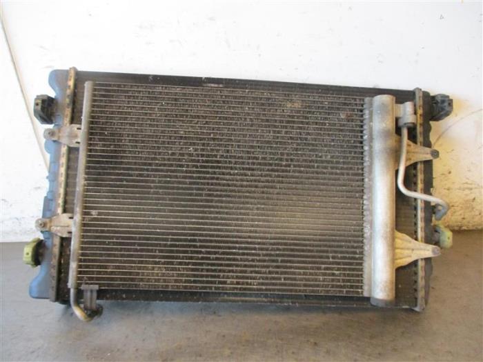 Usagé Radiateur clim Volkswagen Polo IV (9N1/2/3) 1.2 12V Prix sur demande proposé par Autohandel-Smet Gebroeders NV