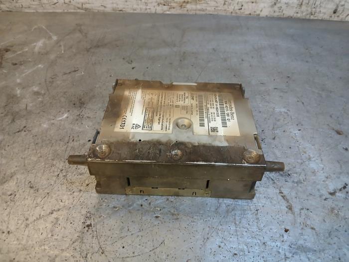 Usagé Module navigation Mercedes E Estate (S213) E-220d 2.0 Turbo 16V Prix sur demande proposé par Autohandel-Smet Gebroeders NV