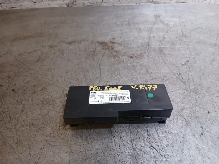 Używane Modul Bluetooth Peugeot 5008 II (M4/MC/MJ/MR) 1.5 BlueHDi 130 Cena na żądanie oferowane przez Autohandel-Smet Gebroeders NV