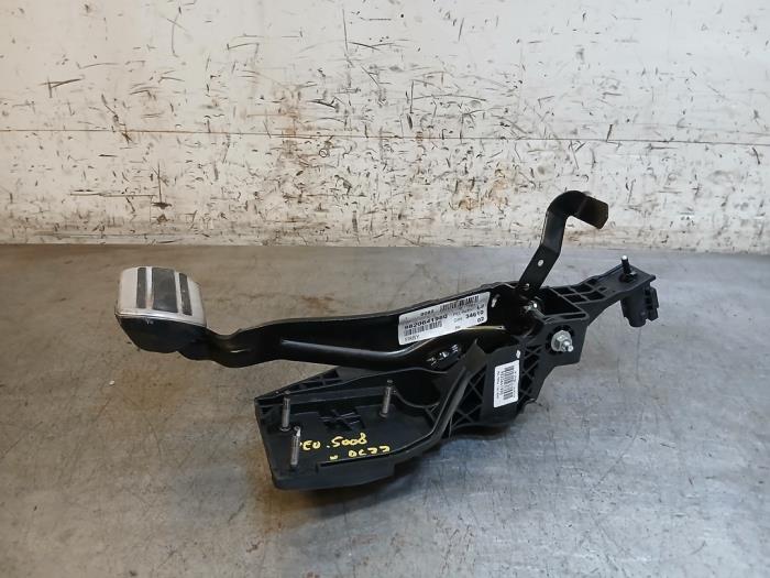 Używane Pedal hamulca Peugeot 5008 II (M4/MC/MJ/MR) 1.5 BlueHDi 130 Cena na żądanie oferowane przez Autohandel-Smet Gebroeders NV