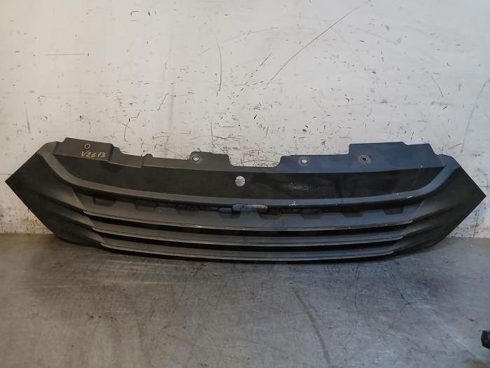 Używane Grill Iveco New Daily VI 35C18, 40C18, 50C18, 65C18, 70C18, 35S18 Cena na żądanie oferowane przez Autohandel-Smet Gebroeders NV