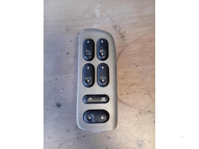 Usados Interruptor combinado de ventanillas Mazda Tribute 3.0 V6 24V 4x4 Precio de solicitud ofrecido por Autohandel-Smet Gebroeders NV