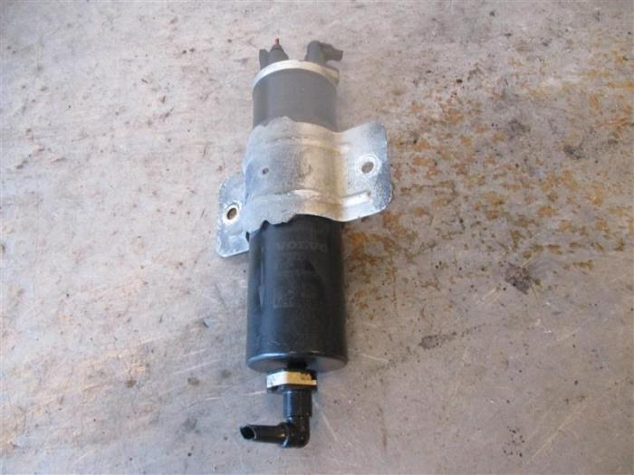 Gebrauchte Kraftstofffilter Volvo V40 (MV) 2.0 D2 16V Preis auf Anfrage angeboten von Autohandel-Smet Gebroeders NV