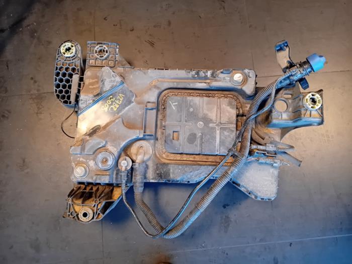 Gebrauchte Adblue Tank Peugeot 3008 II (M4/MC/MJ/MR) 1.6 BlueHDi 115 Preis auf Anfrage angeboten von Autohandel-Smet Gebroeders NV