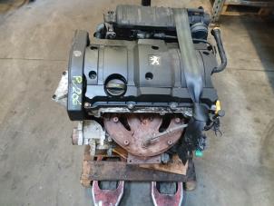 Engine from a Peugeot 206 CC (2D) 1.6 16V 2005