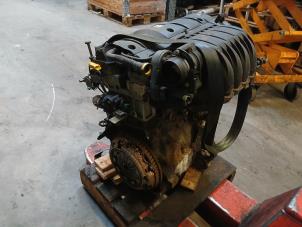 Engine from a Peugeot 206 CC (2D) 1.6 16V 2005