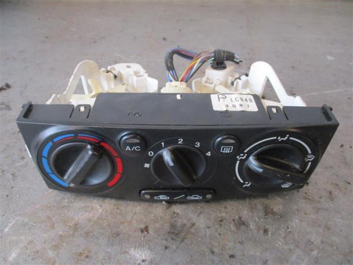 Usagé Panneau de commande clim Mazda MPV (LW19/69) 2.0 CiTD 16V Prix sur demande proposé par Autohandel-Smet Gebroeders NV