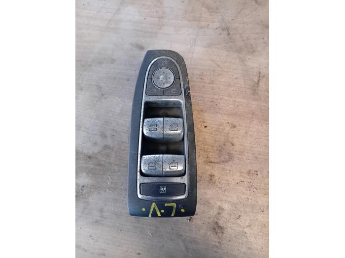 Używane Przelacznik combi okienny Mercedes S (222.0/222.1) 3.0 S-350 BlueTEC, S-350 d 24V 4-Matic Cena na żądanie oferowane przez Autohandel-Smet Gebroeders NV