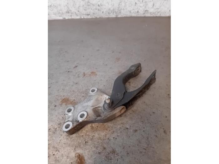 Used Engine mount Opel Astra K Price on request offered by Autohandel-Smet Gebroeders NV