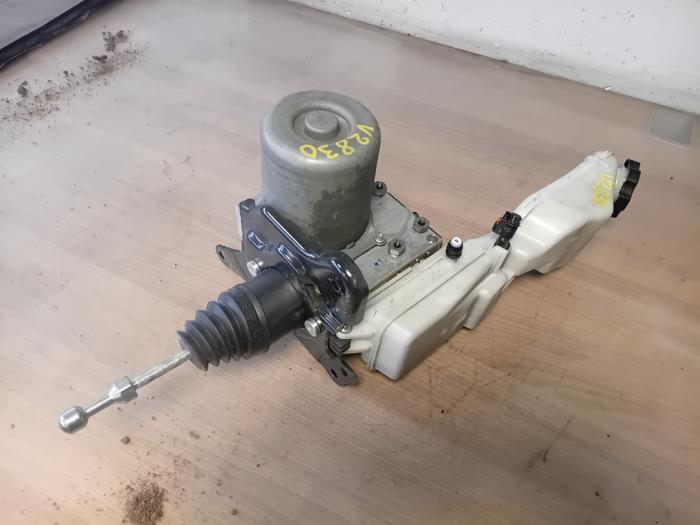 Begagnade ABS-pump Opel Astra K Pris på förfrågan erbjuds av Autohandel-Smet Gebroeders NV