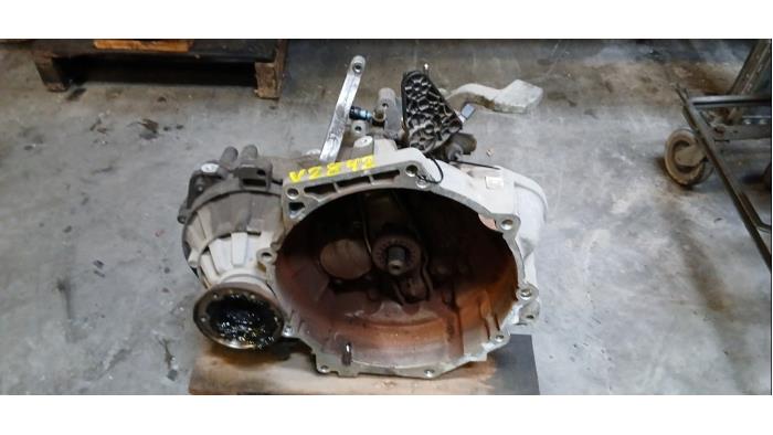 Gebrauchte Getriebe Volkswagen Golf VII (AUA) 1.6 TDI 16V Preis auf Anfrage angeboten von Autohandel-Smet Gebroeders NV