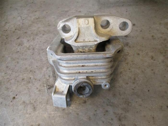 Used Engine mount Alfa Romeo Giulietta (940) 1.6 JTDm 16V Price on request offered by Autohandel-Smet Gebroeders NV