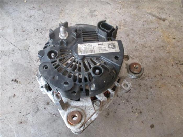 Used Dynamo Audi TT (FV3/FVP) Price on request offered by Autohandel-Smet Gebroeders NV