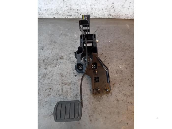 Używane Pedal hamulca Citroen Jumpy 2.0 Blue HDI 145 Cena na żądanie oferowane przez Autohandel-Smet Gebroeders NV