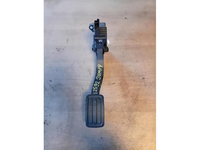 Begagnade Gaspedalsensor Citroen Jumpy 2.0 Blue HDI 145 Pris på förfrågan erbjuds av Autohandel-Smet Gebroeders NV