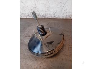 Usados Servofreno Iveco New Daily VI 33S14, 35C14, 35S14 Precio de solicitud ofrecido por Autohandel-Smet Gebroeders NV