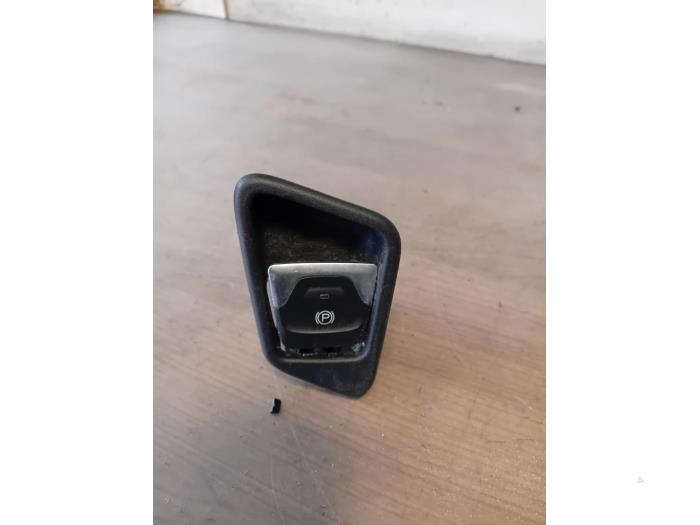 Gebrauchte Handbremse Schalter Iveco New Daily VI 33S14, 35C14, 35S14 Preis auf Anfrage angeboten von Autohandel-Smet Gebroeders NV
