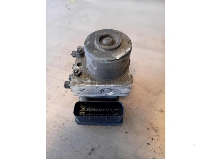 Używane Pompa ABS Peugeot 207/207+ (WA/WC/WM) 1.6 16V Cena na żądanie oferowane przez Autohandel-Smet Gebroeders NV