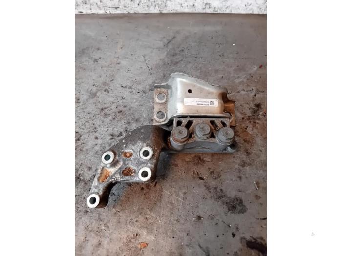 Used Engine mount Citroen Jumper (U9) 2.0 Blue HDi 160 Price on request offered by Autohandel-Smet Gebroeders NV