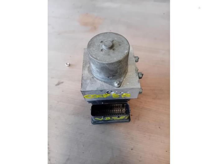 Begagnade ABS-pump Mini Mini (R56) 1.6 Cooper D 16V Pris på förfrågan erbjuds av Autohandel-Smet Gebroeders NV
