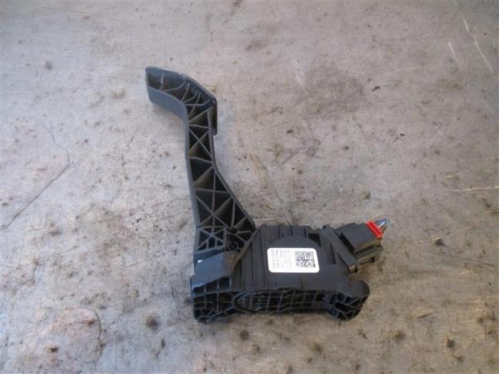 Begagnade Gaspedalsensor Skoda Octavia Combi (5EAC) 1.6 TDI 16V Pris på förfrågan erbjuds av Autohandel-Smet Gebroeders NV