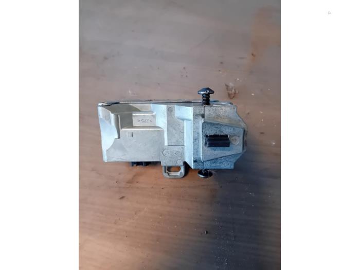 Używane Modul (rózne) Jaguar XE 2.0d 180 16V Cena na żądanie oferowane przez Autohandel-Smet Gebroeders NV