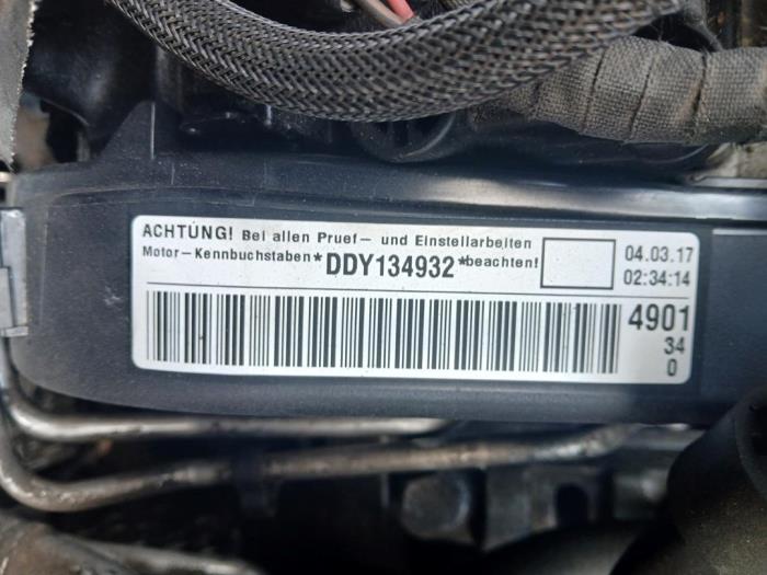 Motor van een Volkswagen Golf VII (AUA) 1.6 TDI BMT 16V 2017