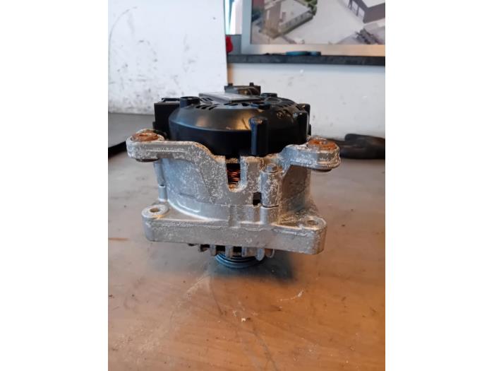 Begagnade Dynamo Opel Astra K 1.5 CDTi 105 12V Pris på förfrågan erbjuds av Autohandel-Smet Gebroeders NV